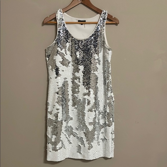 Vince Camuto Dresses & Skirts - Vince Camuto White and Silver Two-way Sequin Dress. Size S